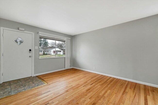 Building Photo - 10765 Spring Garden Dr