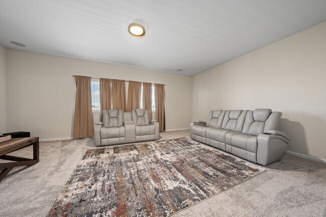 Building Photo - Immaculate Executive Home in Isles of Lake Nona