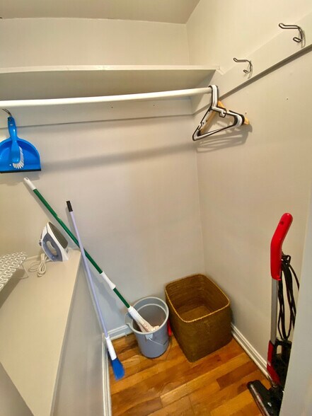 Building Photo - 3698 Washington Blvd