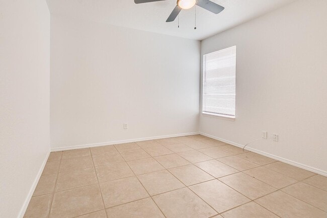 Building Photo - 913 SW 153rd St