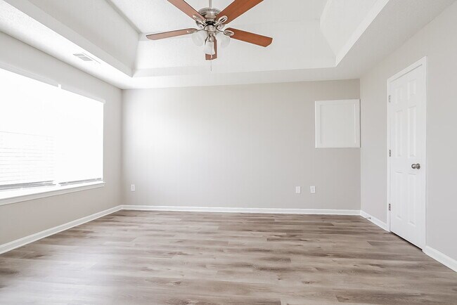 Building Photo - 65 Cinnamon Oak Cir