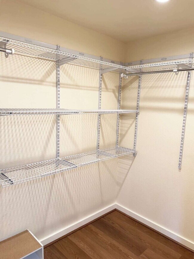 Building Photo - Updated 1-Bedroom Retreat in the Heart of the Springs.
