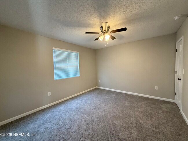Building Photo - 3545 N Ride Dr