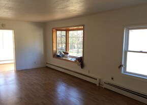 Building Photo - 212 Schoolhouse Rd