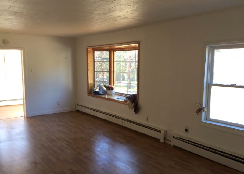 Primary Photo - 212 Schoolhouse Rd