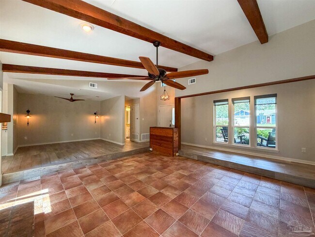 Building Photo - 7707 Beechwood Dr