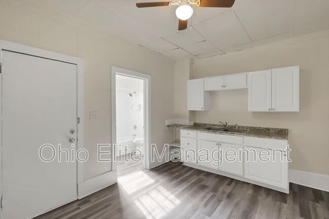 Building Photo - 2709 Sullivant Ave