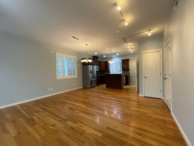 Building Photo - 3 Bedroom 2.5 Bathroom House with Bonus Room ~ Garage, A/C, includes Washer and Dryer ~ Close to ...