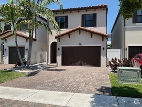 Building Photo - 6024 Pine Tree Way