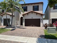 Building Photo - 6024 Pine Tree Way