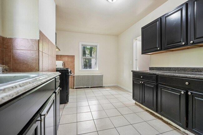 Building Photo - 414 Monastery Pl