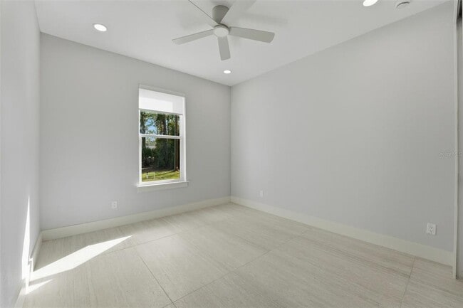 Building Photo - 5611 Shaffer Ave