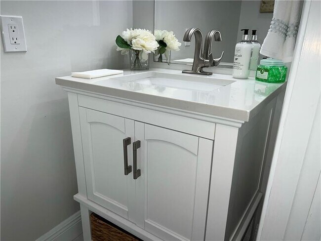 Building Photo - 1800 S Ocean Dr