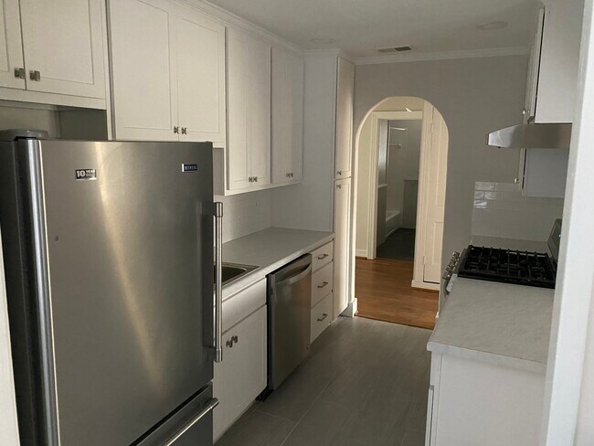 Building Photo - 6348 Llano Ave