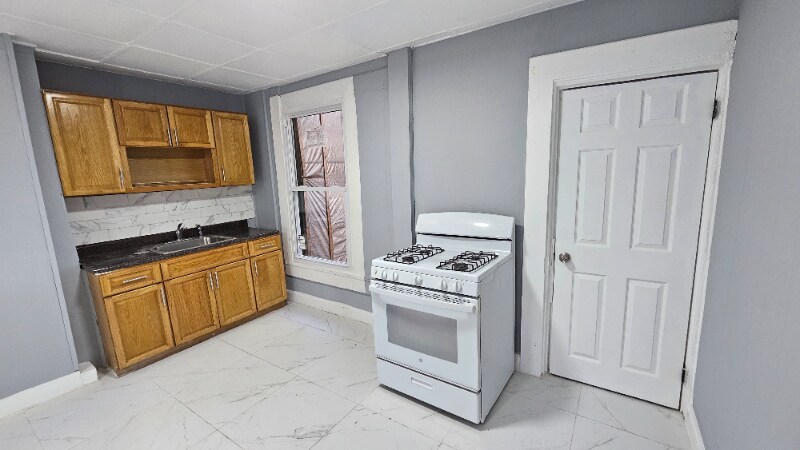 Building Photo - 169 Pearl St