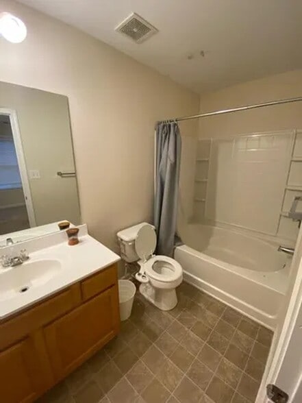 Building Photo - 1714 Heights Cir NW