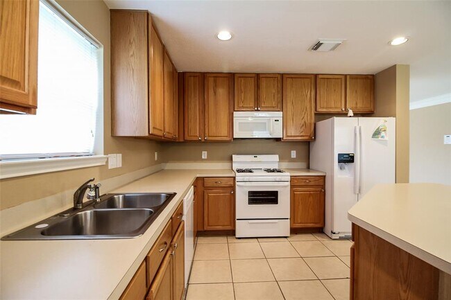 Building Photo - 18202 Cole Bridge Ct