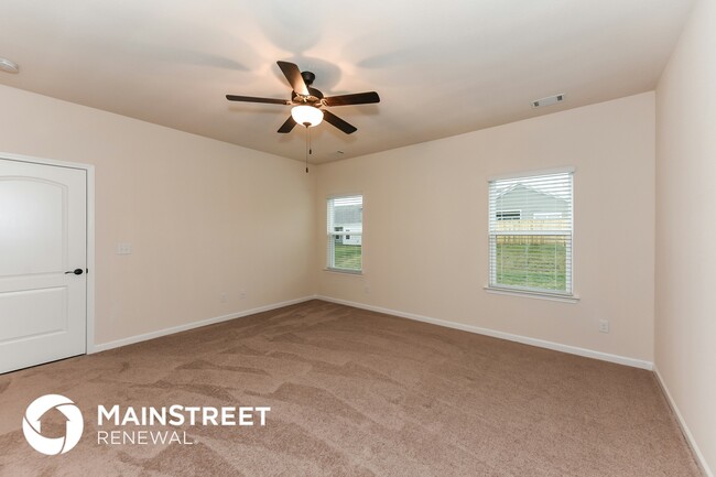 Building Photo - 577 Smoky Mountains Dr