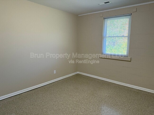 Building Photo - 5200 John Hall Rd