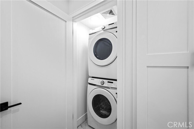 Building Photo - 6704 Kester Ave