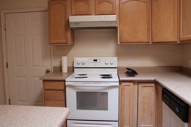 Building Photo - 3 Bedroom, 2 Bath Home for Rent