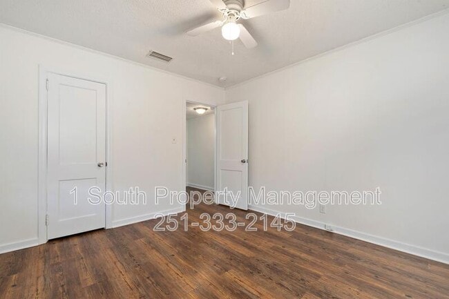 Building Photo - 212 Pinehill Dr