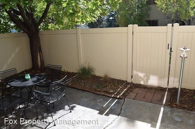 Building Photo - 3 br, 2.5 bath House - 1700 Cato Circle Un...