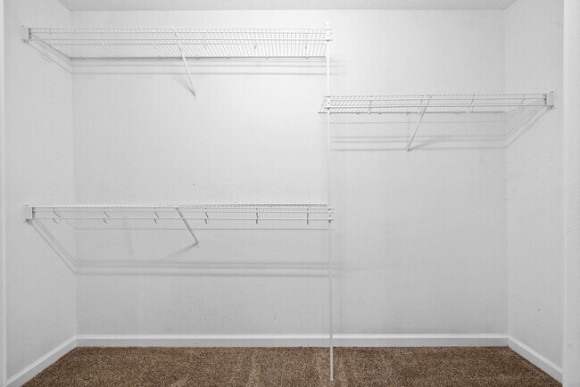 Building Photo - Pet Friendly Three Bedroom with Bonus!