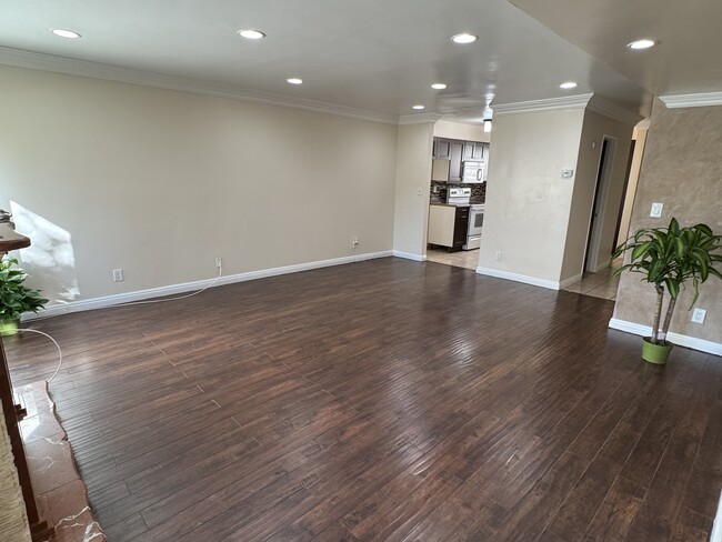 Living room - 7631 Reseda Blvd