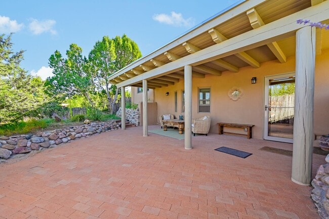 Building Photo - Furnished Museum Hill Casita