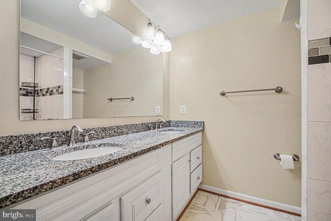 Building Photo - 7409 Lake Dr