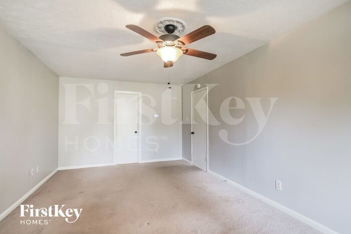 Building Photo - 21419 Park Willow Dr