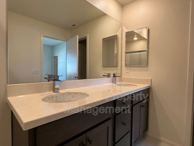 Building Photo - 1475 Suwerte Ave