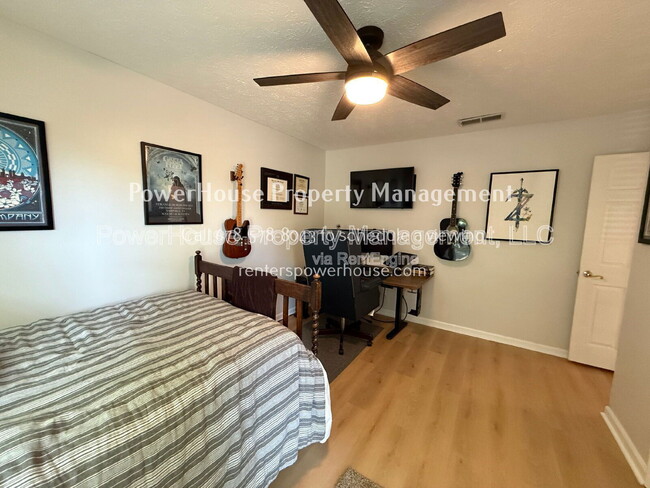 Building Photo - 179 High Creek Dr