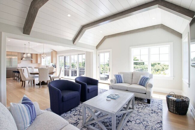 Building Photo - 12 S Elroy Dr