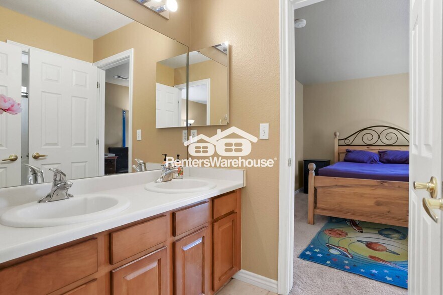 Building Photo - 9515 Bluebead Way