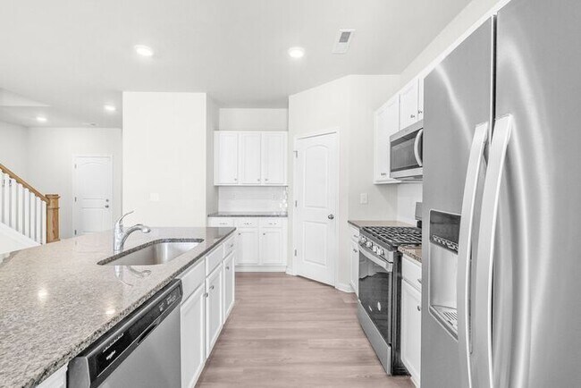 Building Photo - Luxury Living Begins at Home: Where Every Day Feels Like a Retreat; 5BR/3BA, Office