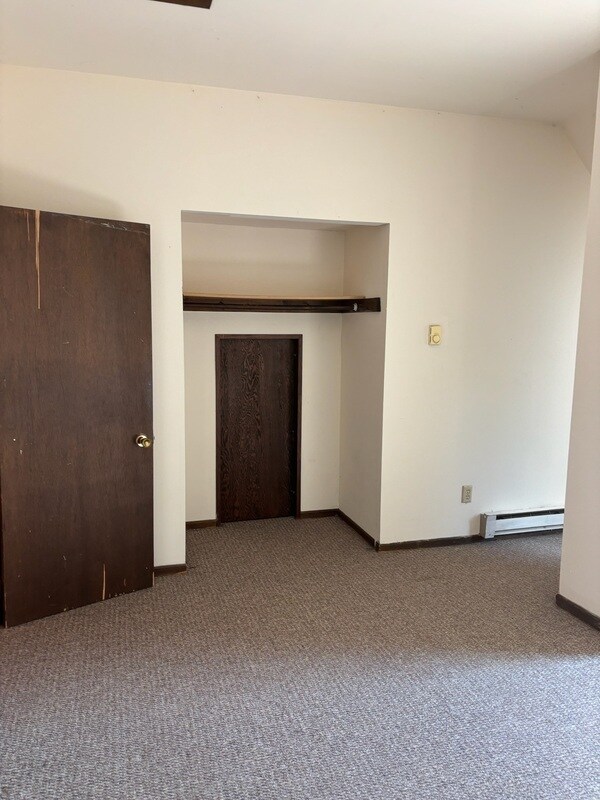 Building Photo - 319 N Pinckney St