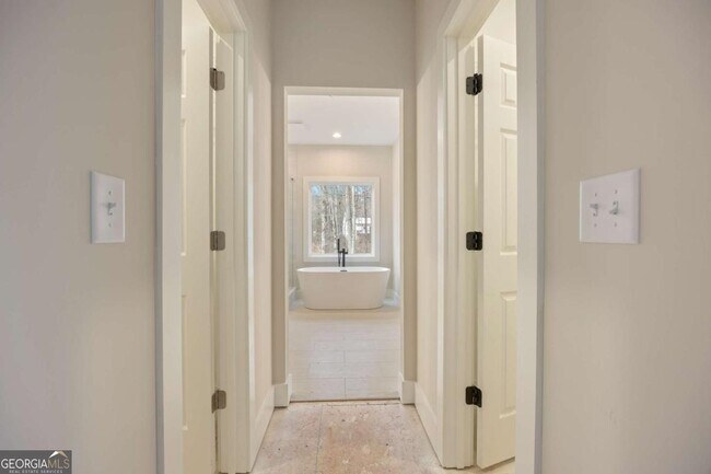 Building Photo - 370 Ansley Dr
