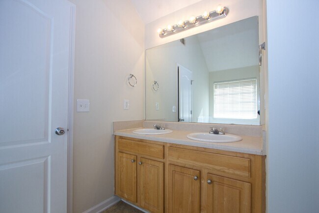 Building Photo - Available Now! – Beautiful 4-Bedroom Home in Loganville, GA!