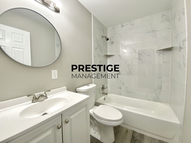 Building Photo - Updated 2 Bedroom Home in Gary
