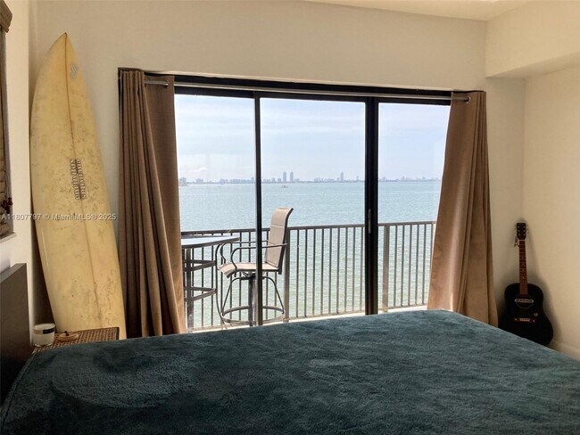 Building Photo - 7845 NE Bayshore Ct