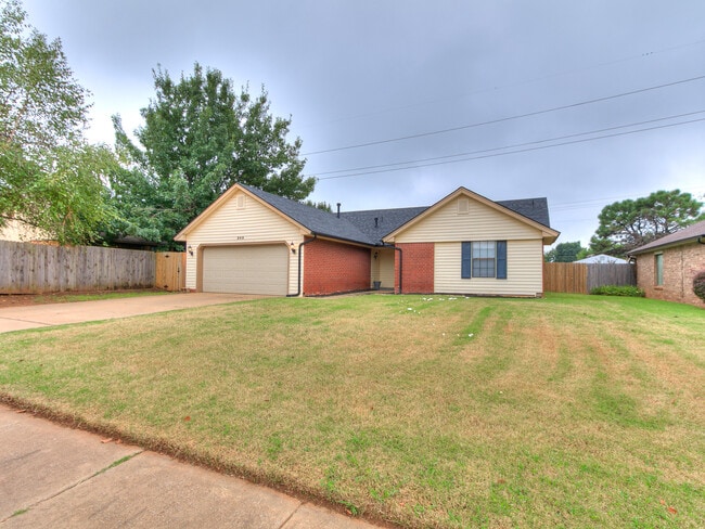 Primary Photo - 205 N Rockypoint Dr
