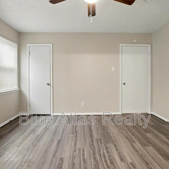 Building Photo - 6537 Meadowview Ln