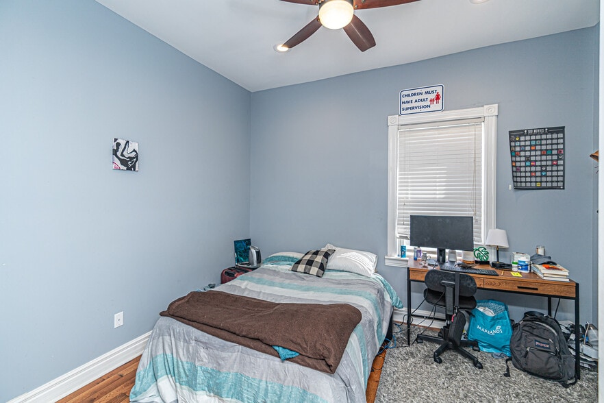 Main floor bedroom - 2526 N Rockwell St
