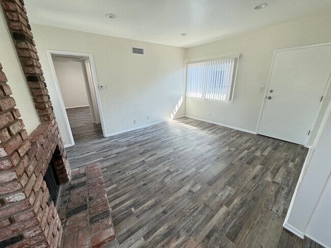 Building Photo - 5382 Circle Dr