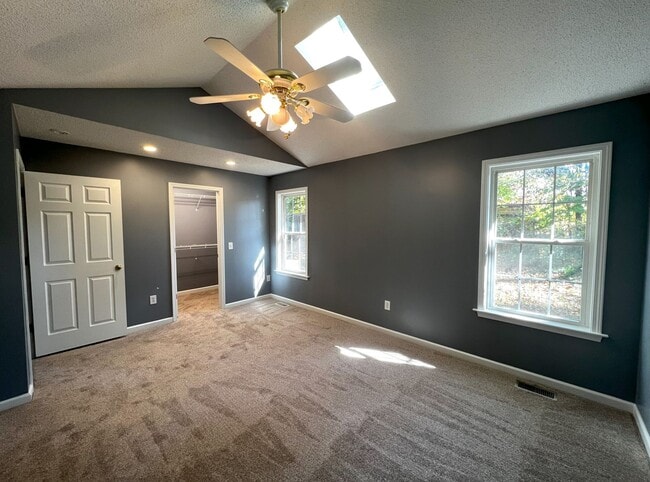 Building Photo - FOR RENT DAVIE CO!