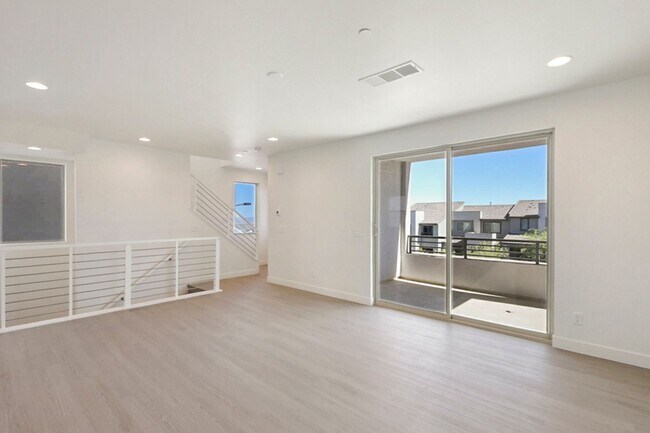 Building Photo - Summerlin Beauty With Bed and Bath On 1st Floor
