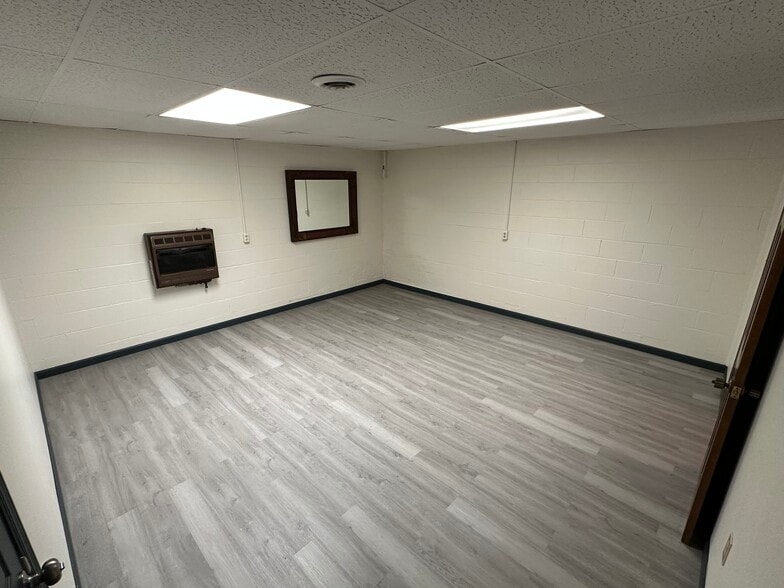 Building Photo - 1230 Stonewall Jackson Dr