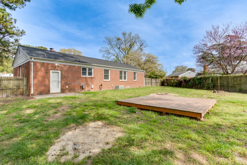 Building Photo - 45 St Albans Dr